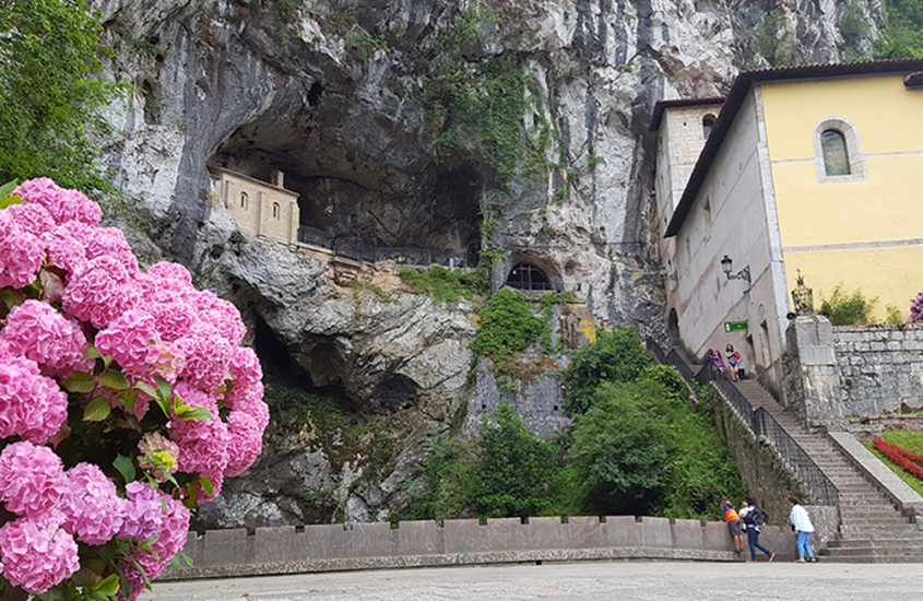 La Santa Cueva